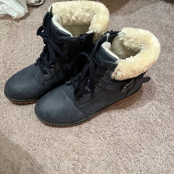Winter Boots - Picture 2 of 4